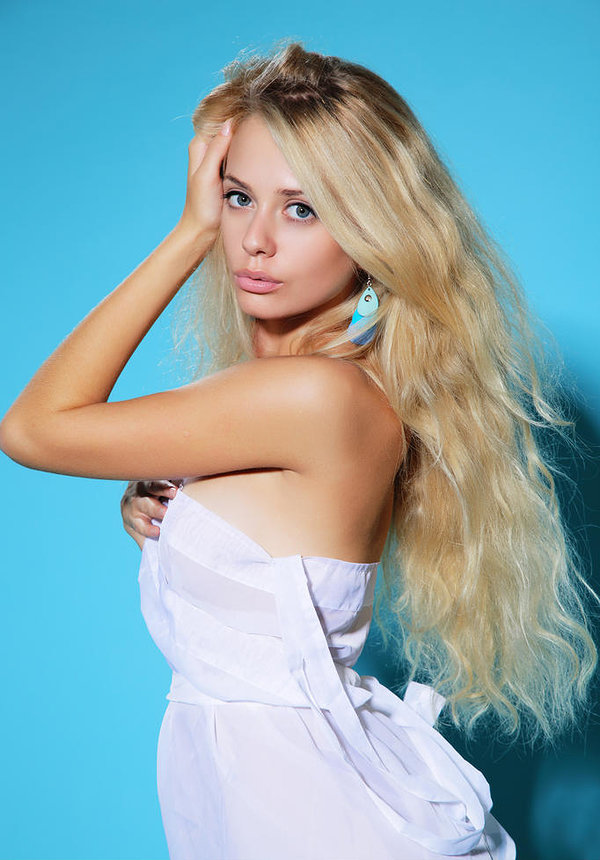 Елена, 25